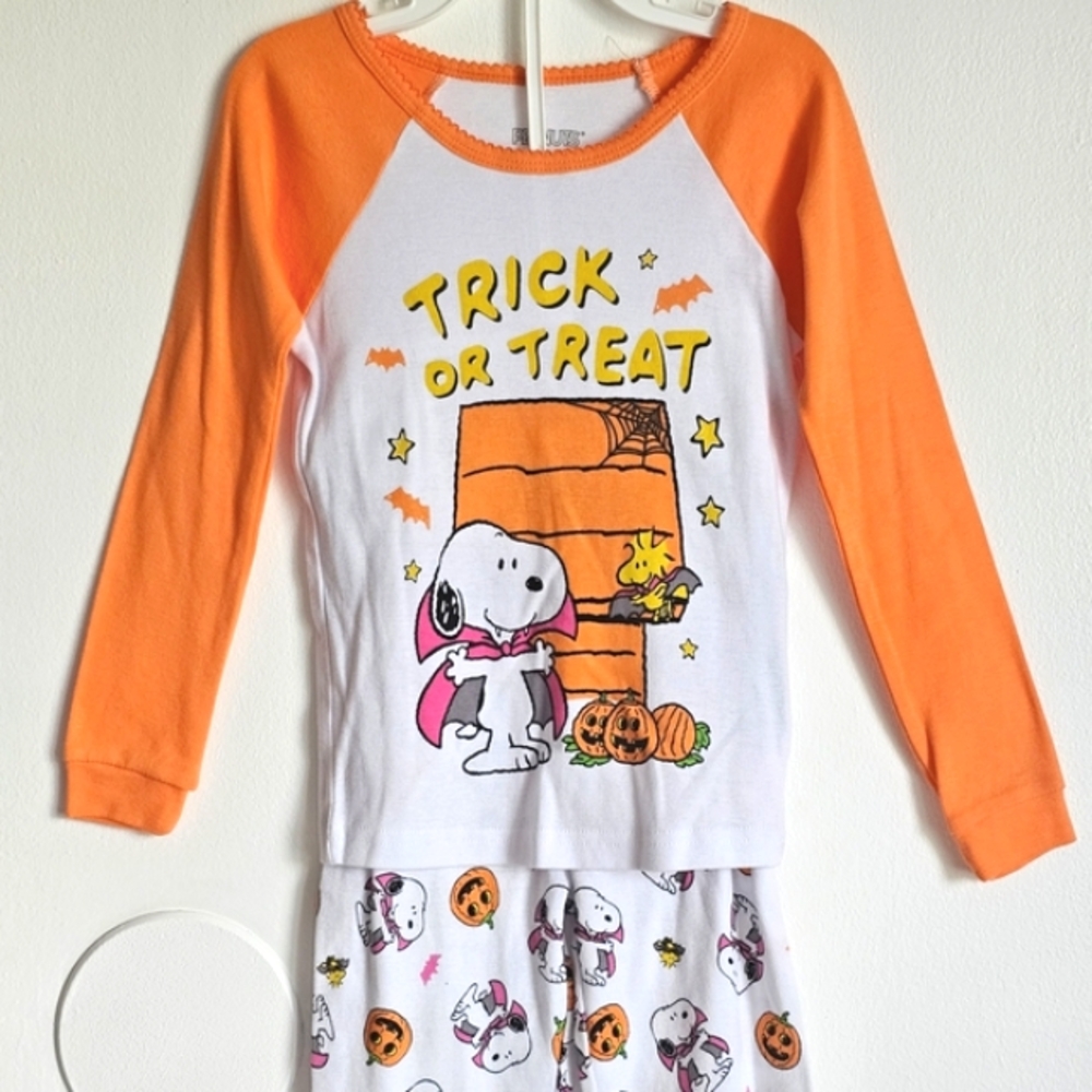 Peanuts Pajama Set - Picture 2 of 4